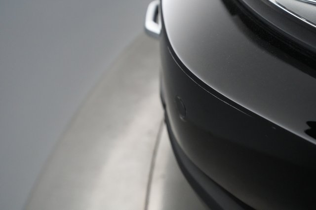 2022 Rivian R1S — photo 30 of 32