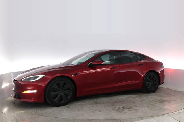 2023 Tesla Model S — photo 10 of 56