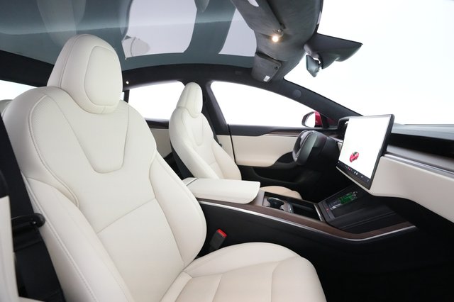 2023 Tesla Model S — photo 17 of 56