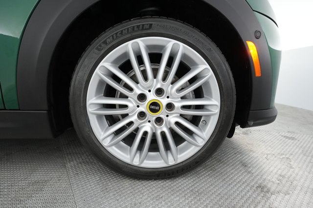 2023 MINI Cooper SE — photo 13 of 86