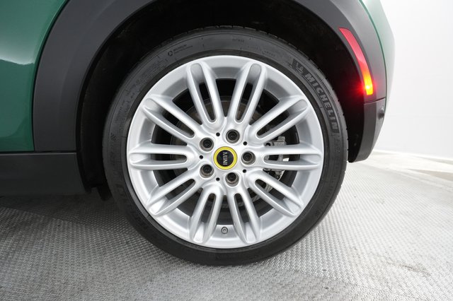 2023 MINI Cooper SE — photo 12 of 86