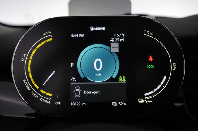 2023 MINI Cooper SE — photo 4 of 86