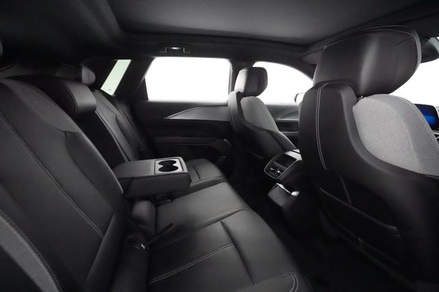 2024 Cadillac Lyriq — photo 4 of 22