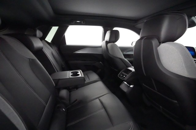 2024 Cadillac Lyriq — photo 4 of 22