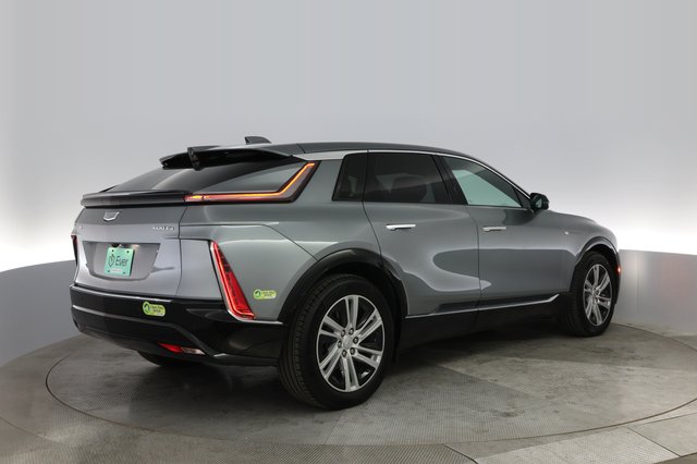 2024 Cadillac Lyriq — photo 2 of 22