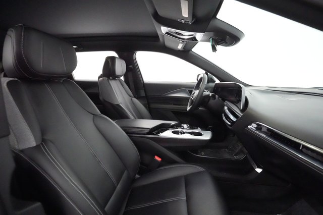 2024 Cadillac Lyriq — photo 19 of 22