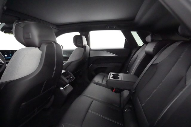 2024 Cadillac Lyriq — photo 20 of 22