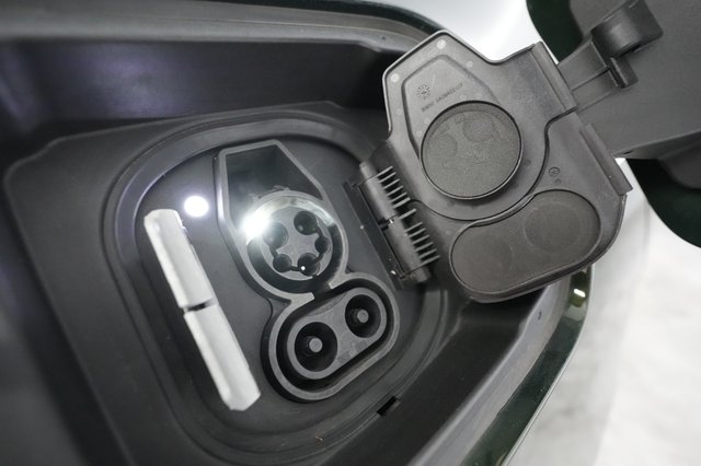 2023 BMW i4 — photo 19 of 26