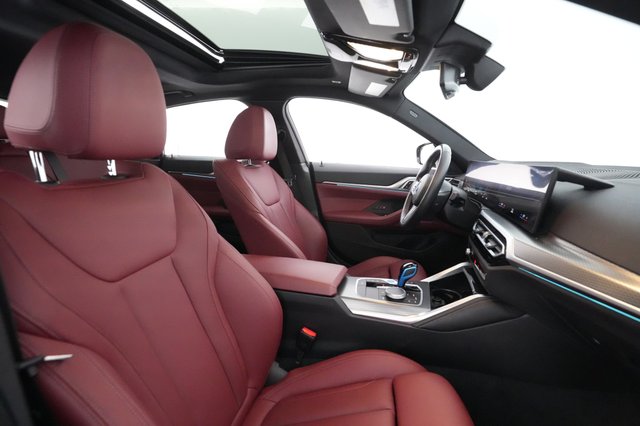 2023 BMW i4 — photo 17 of 26