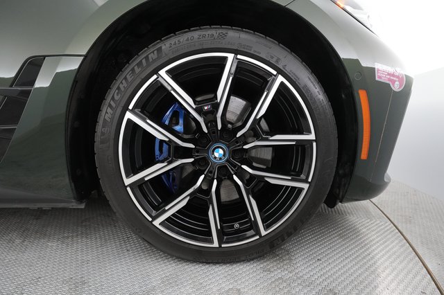 2023 BMW i4 — photo 13 of 26