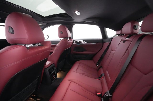 2023 BMW i4 — photo 16 of 26