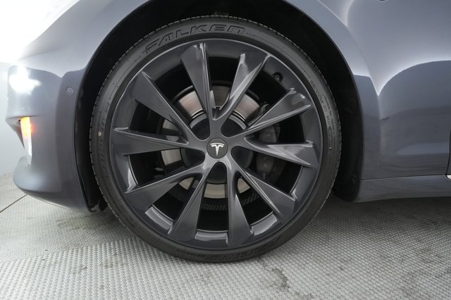 2018 Tesla Model S — photo 17 of 21
