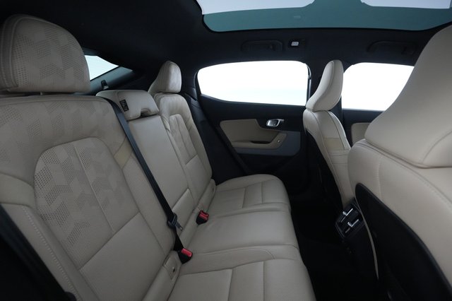 2022 Polestar 2 — photo 3 of 25