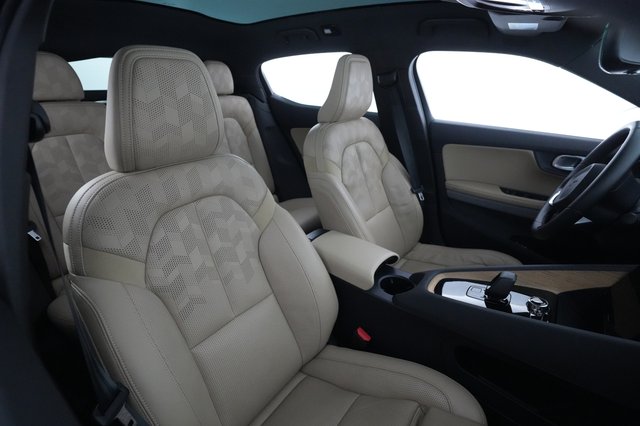 2022 Polestar 2 — photo 16 of 25