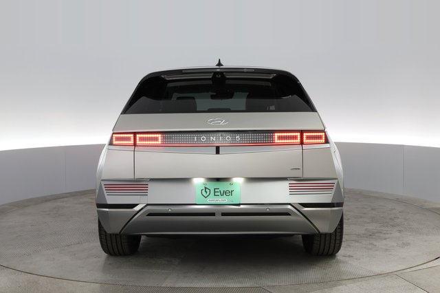 2024 Hyundai IONIQ 5 — photo 8 of 22