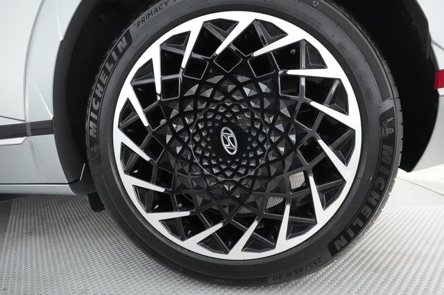 2024 Hyundai IONIQ 5 — photo 14 of 22