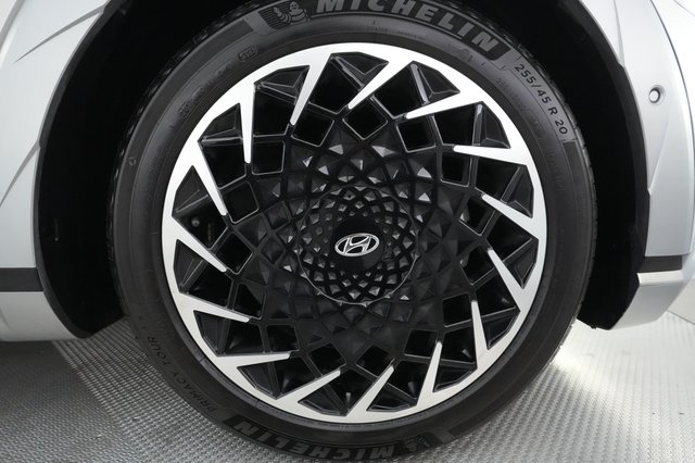 2024 Hyundai IONIQ 5 — photo 12 of 22