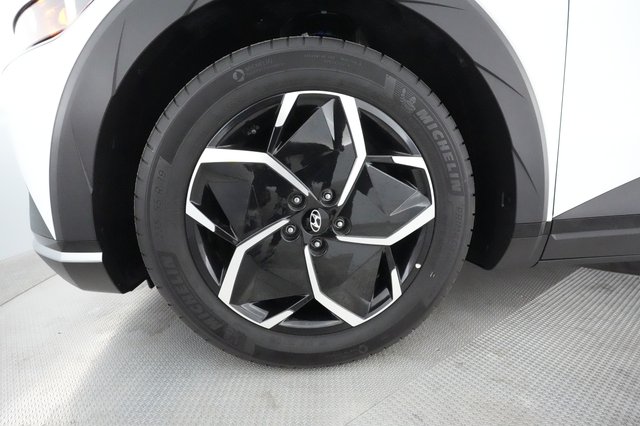 2024 Hyundai IONIQ 5 — photo 11 of 31