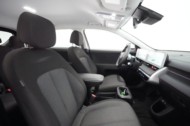2024 Hyundai IONIQ 5 — photo 17 of 31