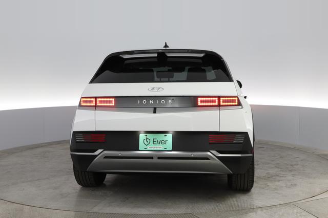 2024 Hyundai IONIQ 5 — photo 8 of 31