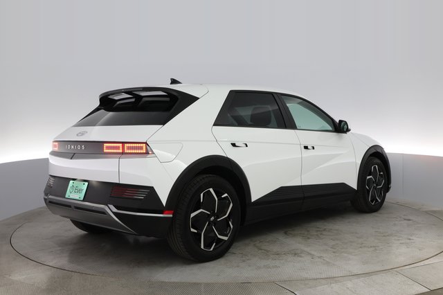 2024 Hyundai IONIQ 5 — photo 2 of 31