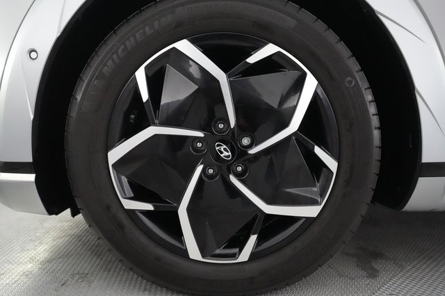 2023 Hyundai IONIQ 5 — photo 16 of 21