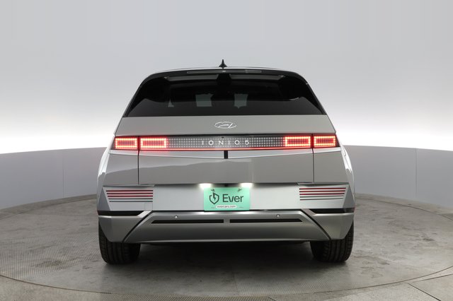2023 Hyundai IONIQ 5 — photo 14 of 21