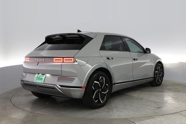 2023 Hyundai IONIQ 5 — photo 2 of 21