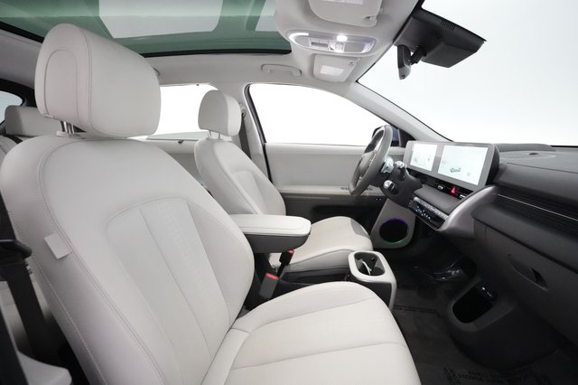 2023 Hyundai IONIQ 5 — photo 17 of 43