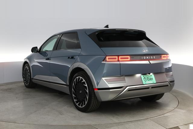 2023 Hyundai IONIQ 5 — photo 9 of 43