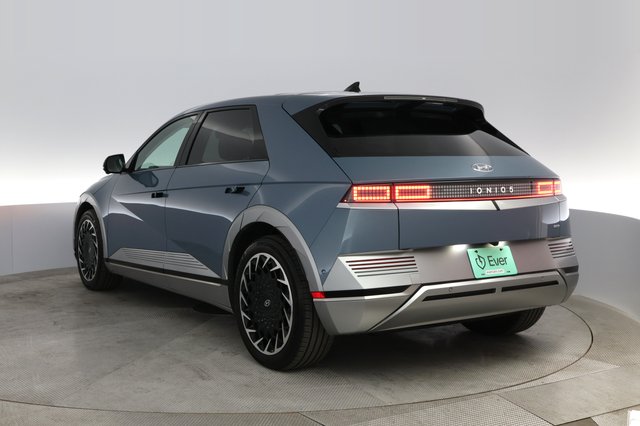 2023 Hyundai IONIQ 5 — photo 9 of 43