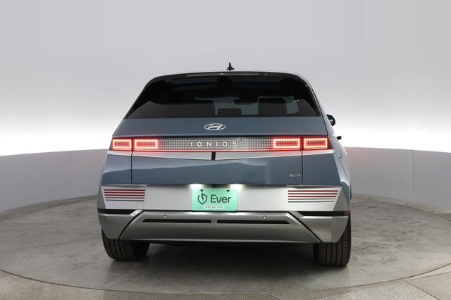 2023 Hyundai IONIQ 5 — photo 8 of 43