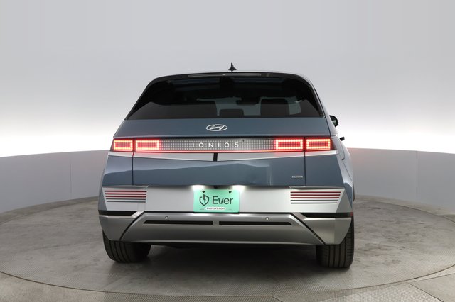 2023 Hyundai IONIQ 5 — photo 8 of 43