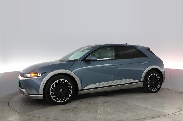 2023 Hyundai IONIQ 5 — photo 10 of 43