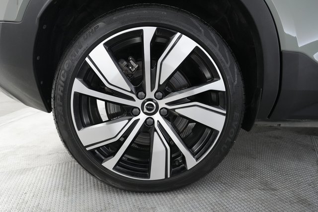 2021 Volvo XC40 Recharge — photo 11 of 21
