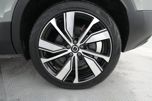2021 Volvo XC40 Recharge — photo 14 of 21