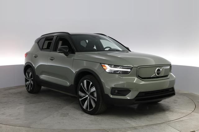 2021 Volvo XC40 Recharge — photo 6 of 21