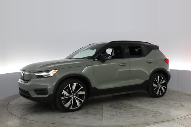 2021 Volvo XC40 Recharge — photo 10 of 21