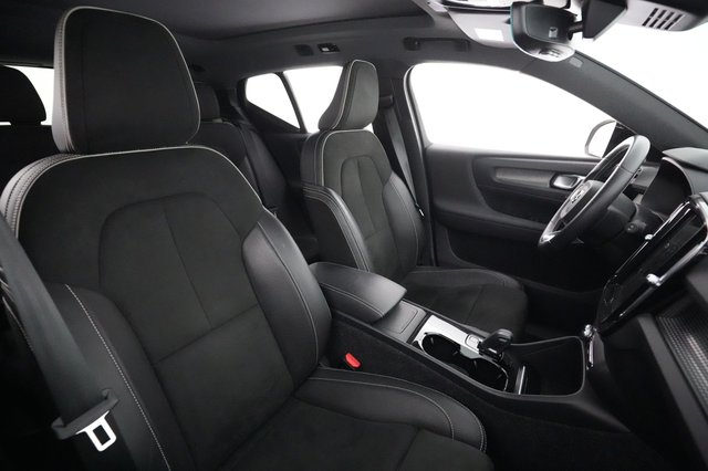 2021 Volvo XC40 Recharge — photo 16 of 21