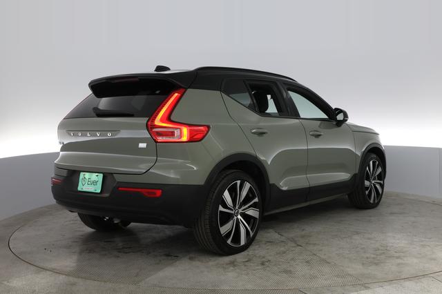 2021 Volvo XC40 Recharge — photo 2 of 21