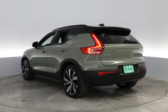 2021 Volvo XC40 Recharge — photo 9 of 21