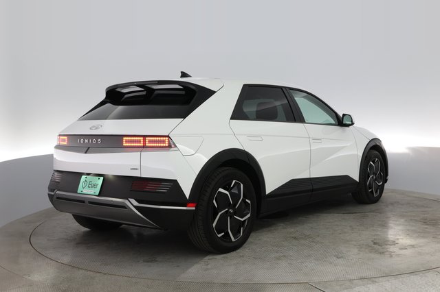 2023 Hyundai IONIQ 5 — photo 2 of 19