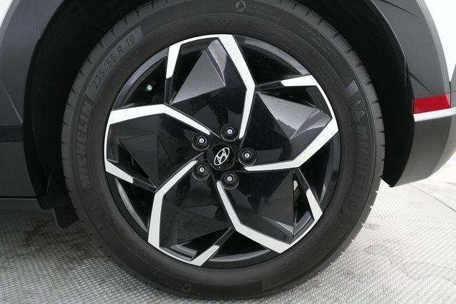 2023 Hyundai IONIQ 5 — photo 7 of 19
