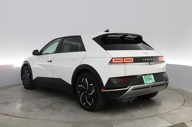 2023 Hyundai IONIQ 5 — photo 11 of 19