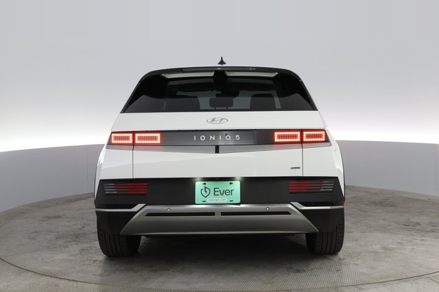 2023 Hyundai IONIQ 5 — photo 8 of 19