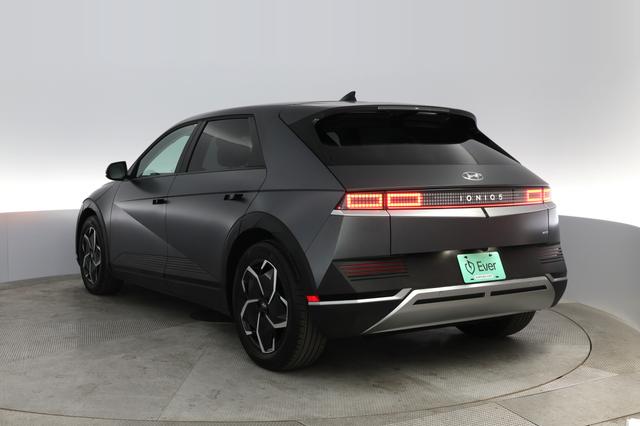 2022 Hyundai IONIQ 5 — photo 9 of 21