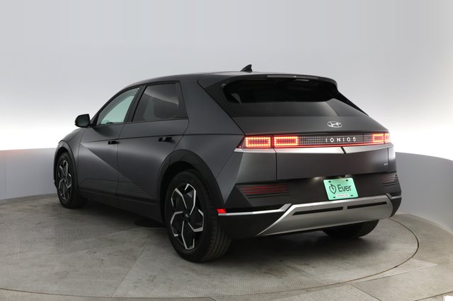 2022 Hyundai IONIQ 5 — photo 9 of 21