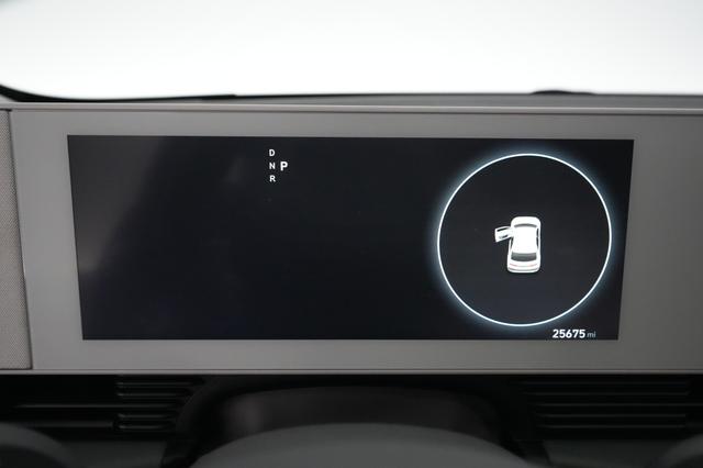 2022 Hyundai IONIQ 5 — photo 4 of 21