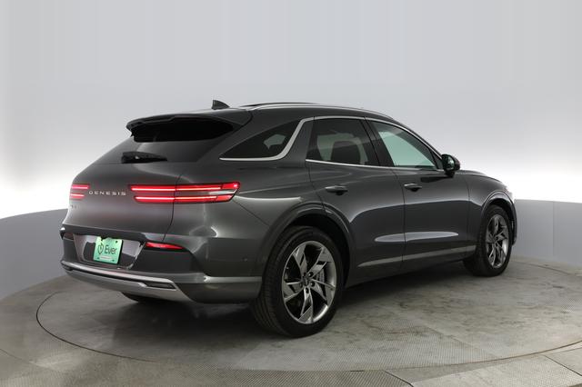 2023 Genesis Electrified GV70 — photo 2 of 22