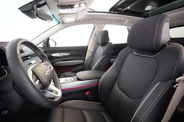 2023 Genesis Electrified GV70 — photo 3 of 22